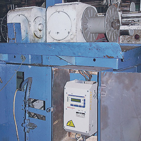 На волочильных станах и канатных машинах преобразователи прячутся в специальных ящиках