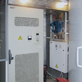 Мощность преобразователя 630 кВт, этого хватает, чтобы поддерживать заданное давление во все водоносной сети города.