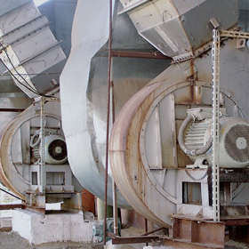 Приводом дутьевых вентиляторов управляют преобразователи частоты