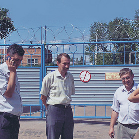 На фото слева направо: Гордеев Валерий Юрьевич, начальник Азнакаевского электроэнергетического цеха ООО 