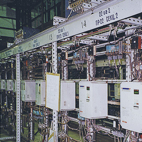 Аккуратные ряды преобразователей Веспер в машзале