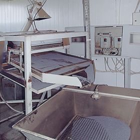 Макодробилка. Это все полностью самоделка, где Веспер управляет несколькими двигателями мощностью по 5 кВт (плавный разгон - плавная остановка)