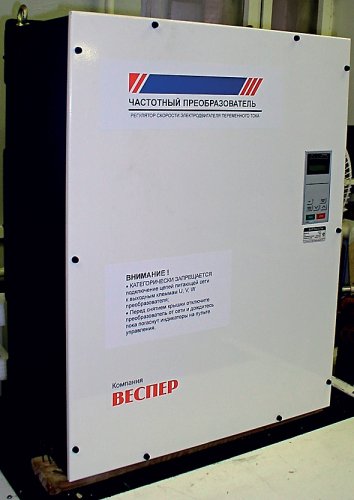 Ветеран ВОАО “Химпром” EI-P7002 мощностью 220 кВт на профилактике в электроцехе