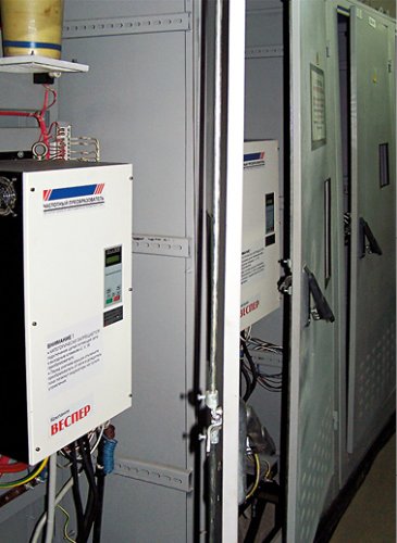 Частотные преобразователи, установленные на двигателях насосов